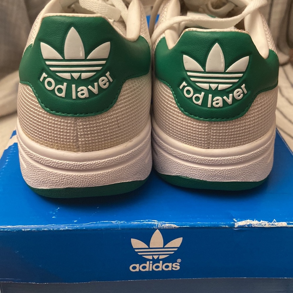NWT Adidas sneakers Mens 7.5